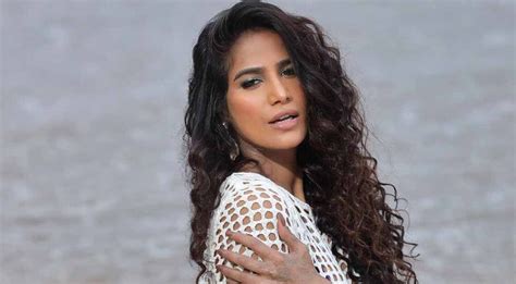 poonan pandey|Poonam Pandey dies of cervical cancer, claims her team